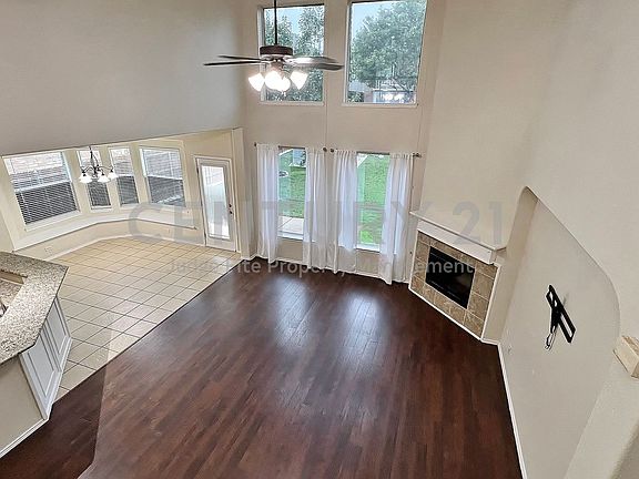 4th image of 10213 Crawford Farms Dr