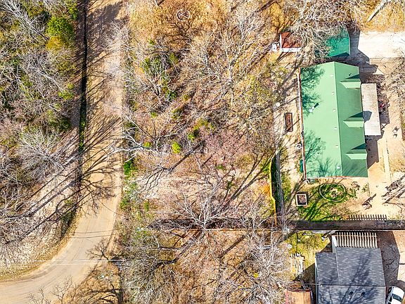 4th image of 6465 Glen Oaks Rd