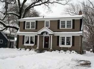 121 Cambridge Blvd, Pleasant Ridge, MI 48069