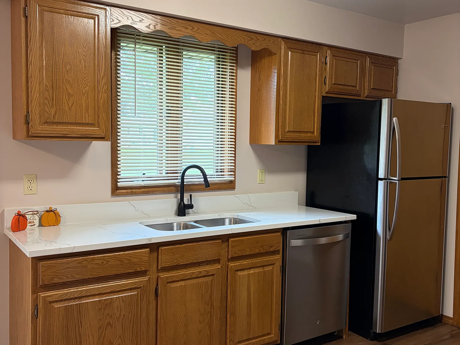 2 bed, $1,550 — Photo 2