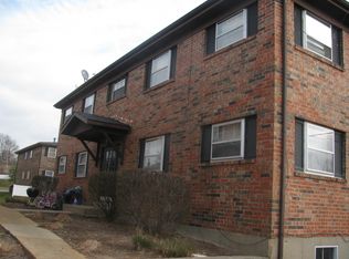 6736 Highland House Ct, Saint Louis, MO 63123