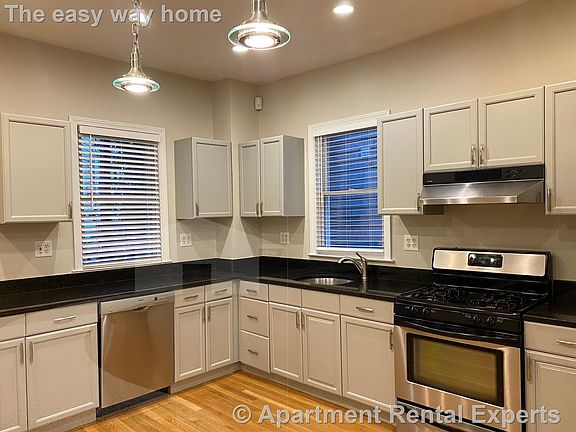 3rd image of 13 Brighton St #3