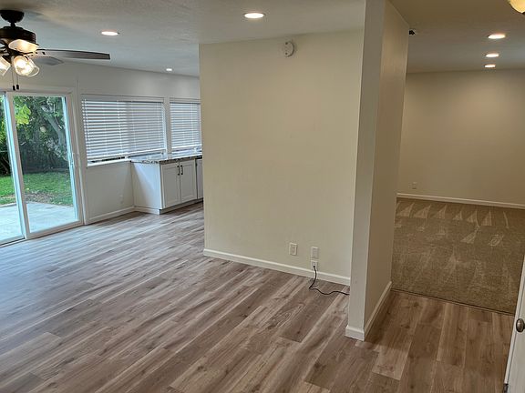 Kitchen | Livingroom