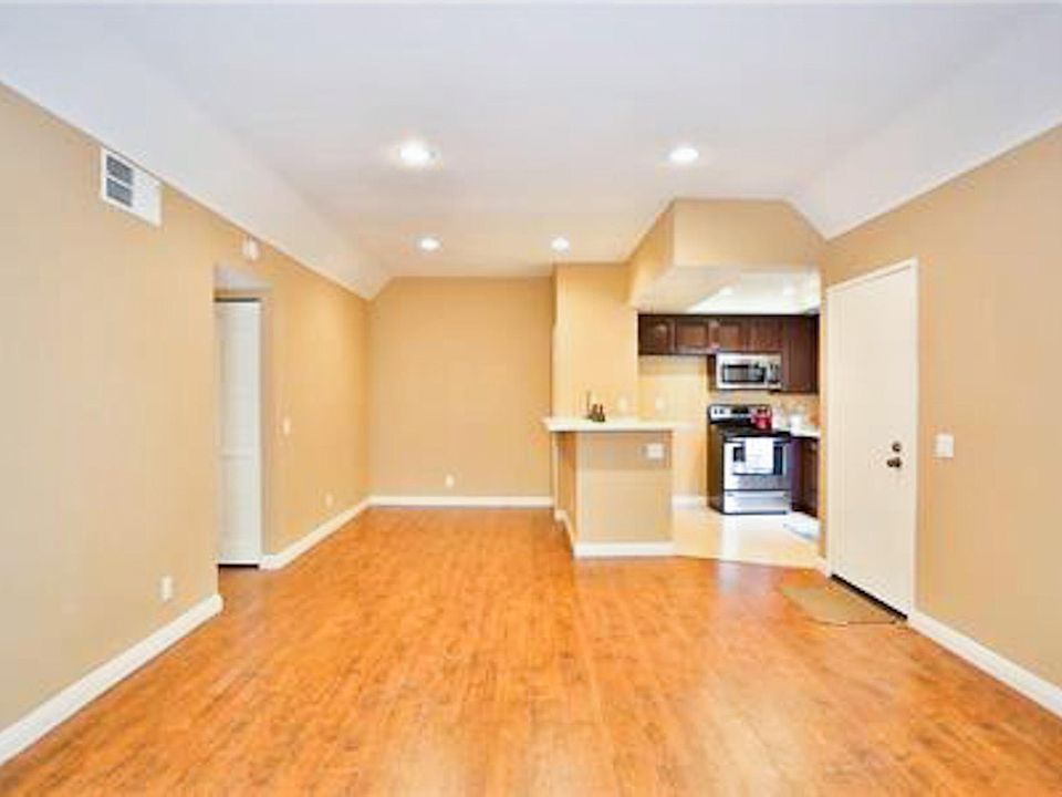 1st image of 22729 Lakeway Dr