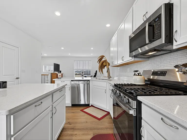 25631 W Wakefield Dr — Photo 8