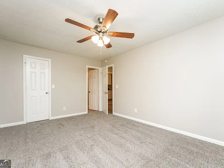 2704 Laurel View Dr — Photo 11