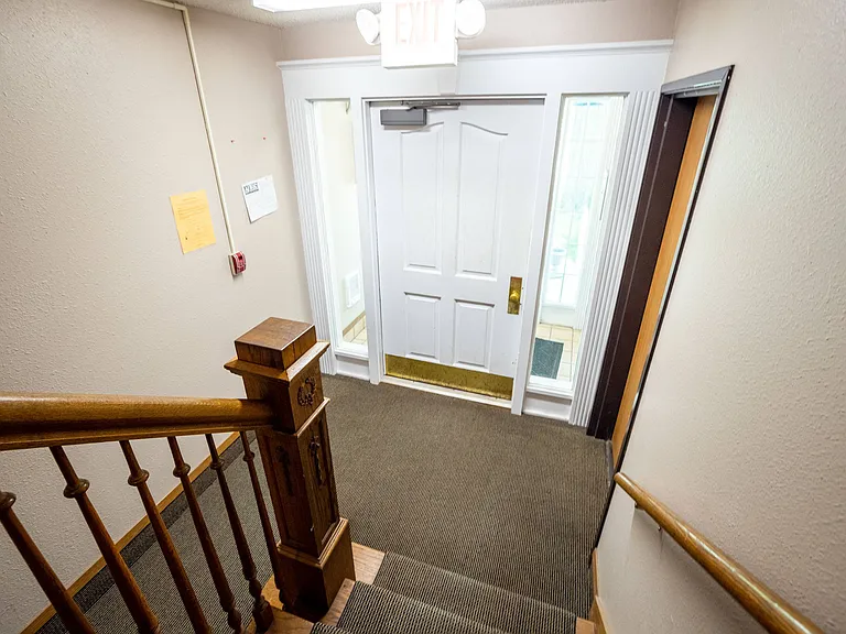 Cambridge Apartments — Photo 10