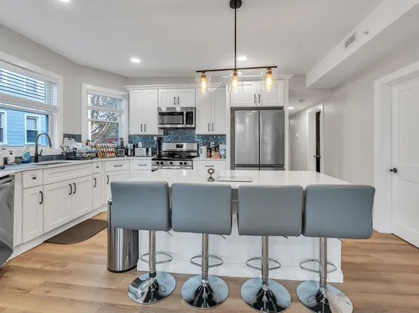 51 Beaver St #2, Worcester, MA 01603