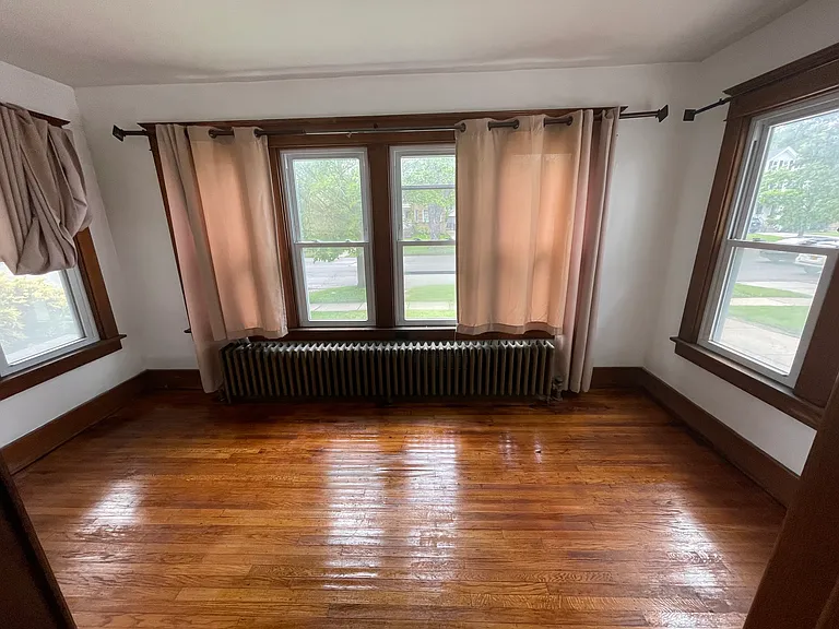 415 Colvin Ave — Photo 22