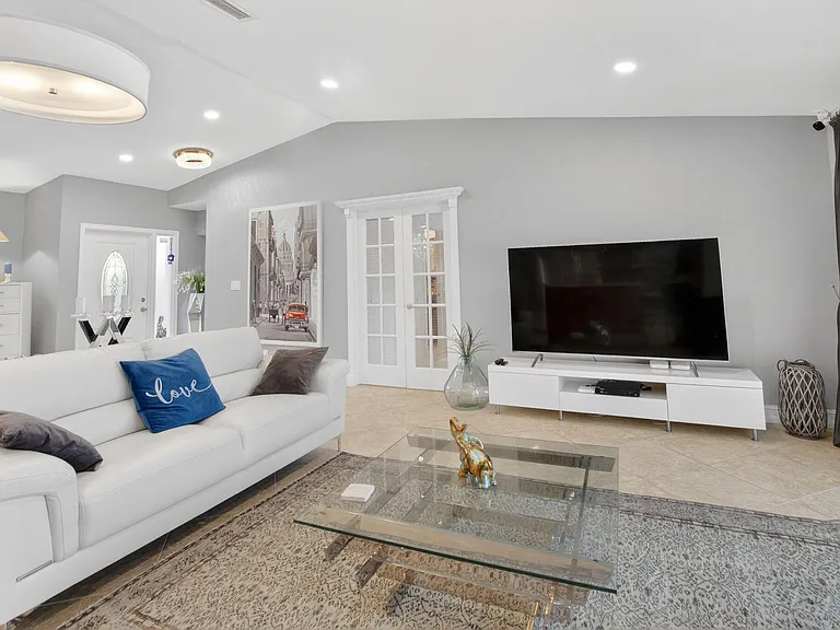 10305 Crosswind Rd — Photo 8