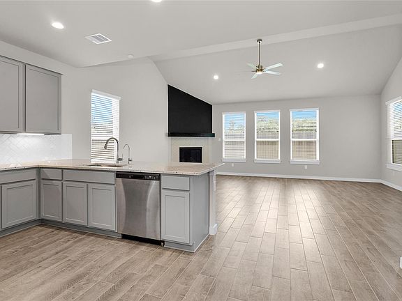 5th image of 2210 Reed Cave Ln