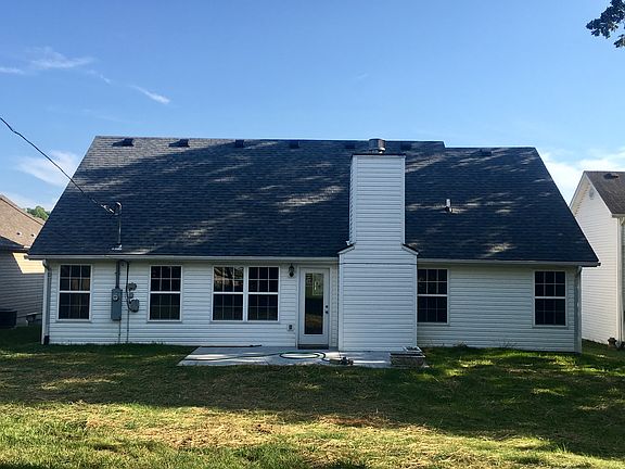 3rd image of 1213 Meadow Glen Dr