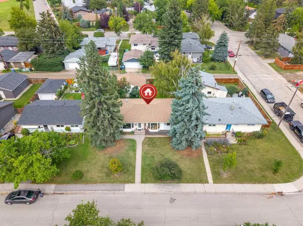 52 Windermere Rd SW, Calgary, AB T3C 3K5