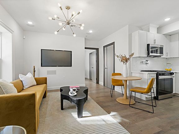 3rd image of 131 Clifton Pl #1