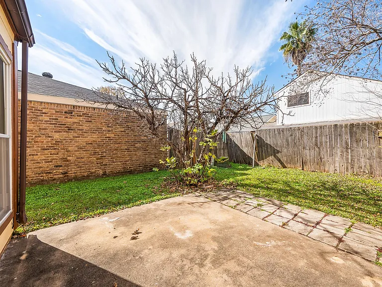 4330 Willow Beach Dr — Photo 33