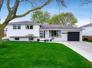 1852 Service Rd, Kingsville, ON N0P 2G0