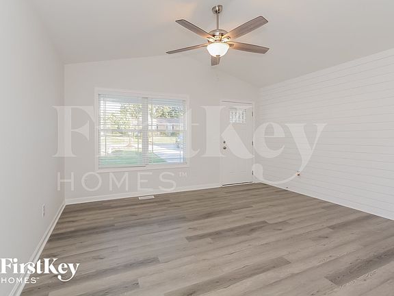 5th image of 1213 Carolyn Ave