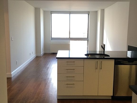 3rd image of 236 Livingston St APT 10A