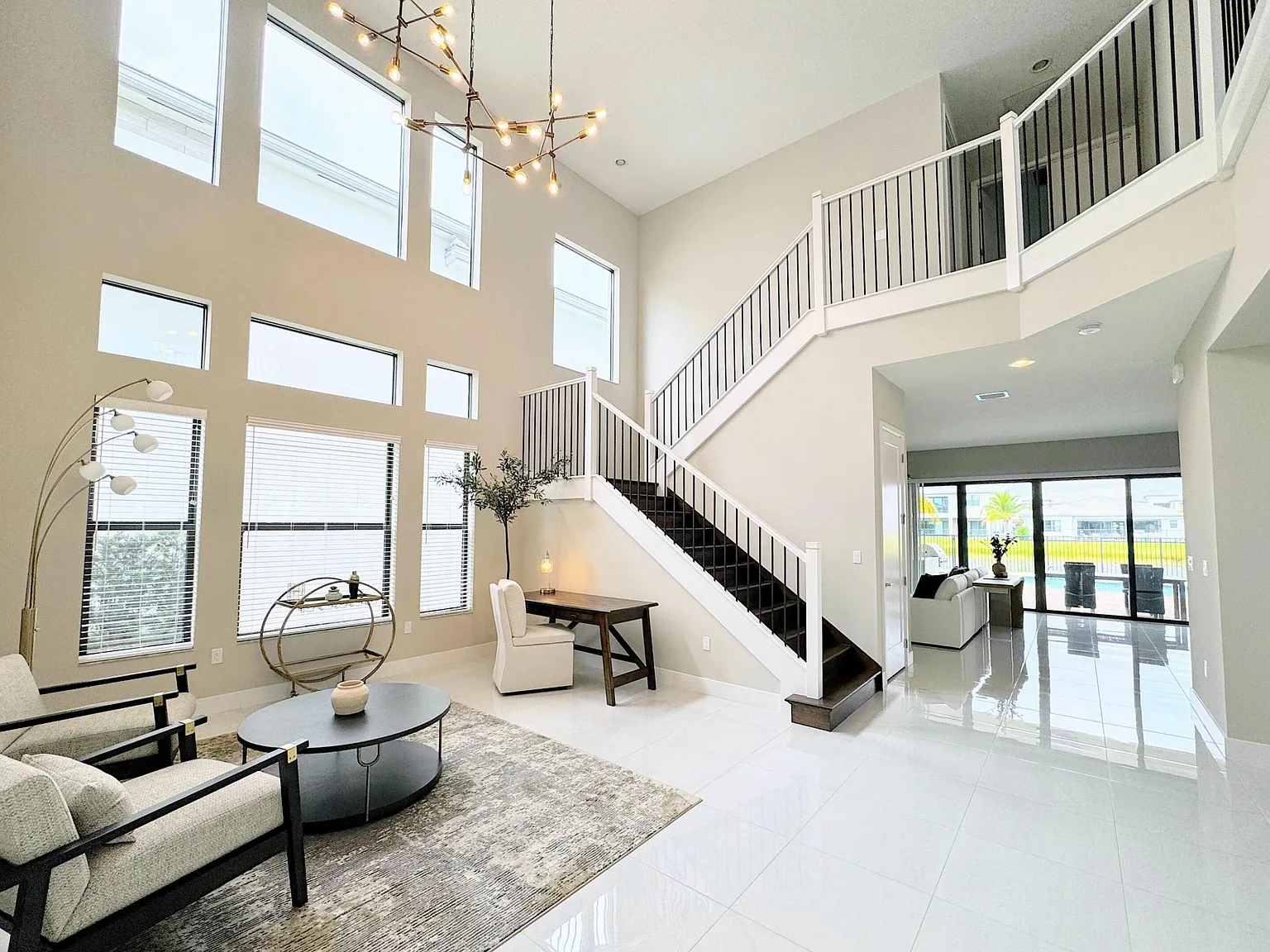 5 bed, 7.0 bath, 4609 sqft, $16,000 — Photo 4