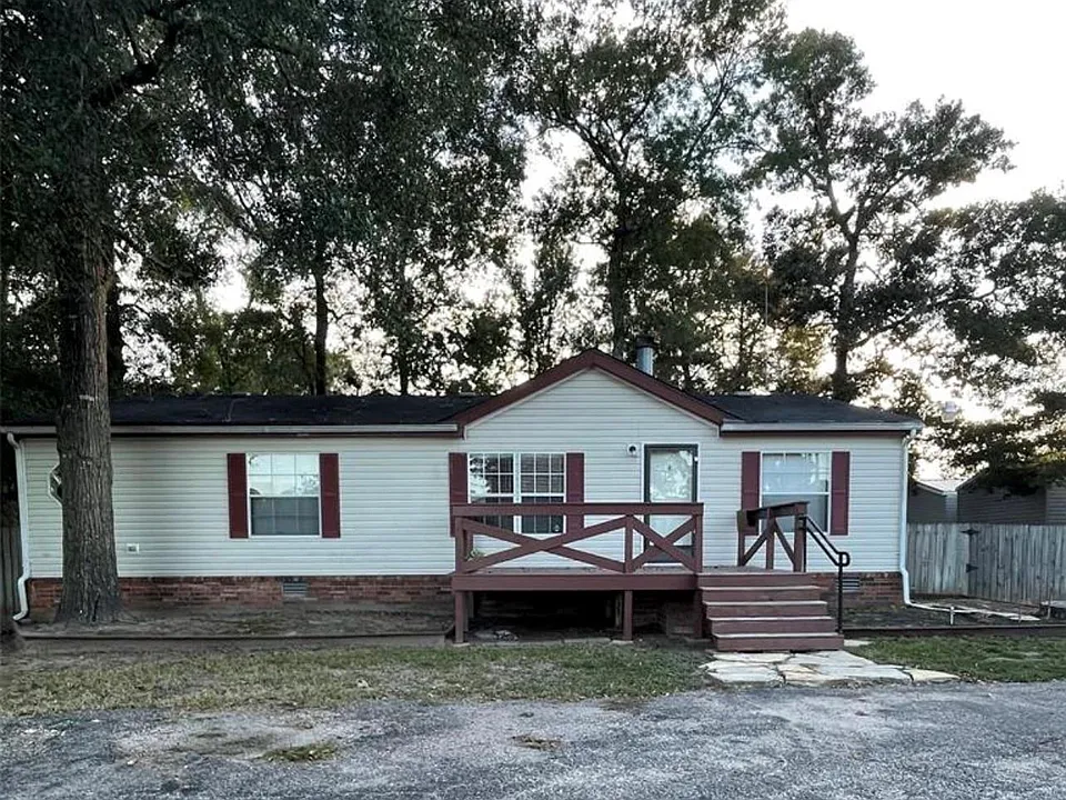16870 Old Highway 105 E