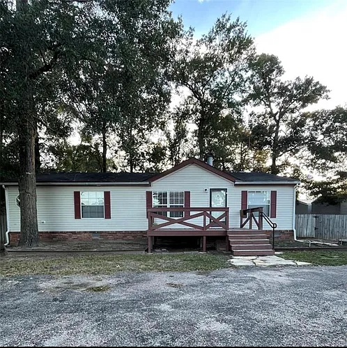 16870 Old Highway 105 E Photo 1