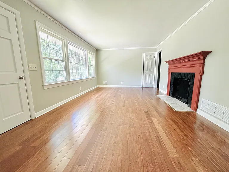 836 Delverton Rd — Photo 3