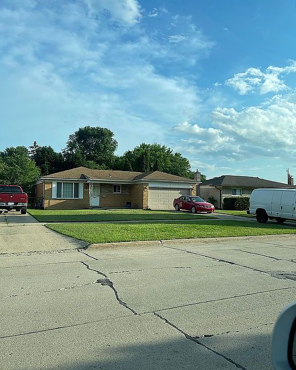 2nd image of 2042 Common Rd