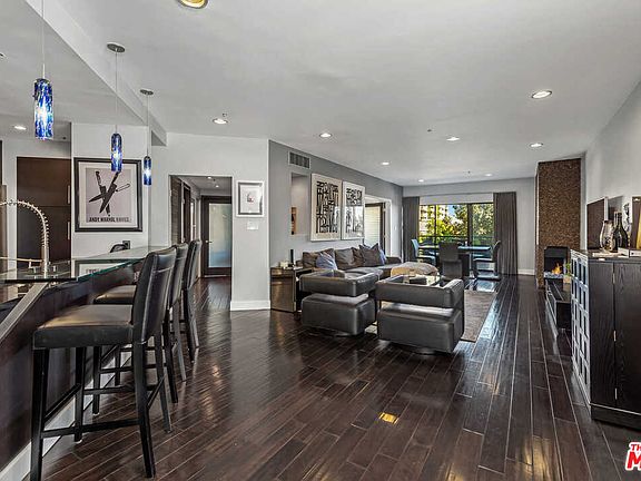 3rd image of 1201 Larrabee St APT 208