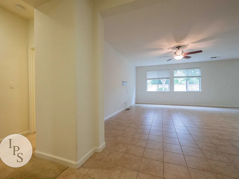 1668 N McPherson Ln — Photo 5
