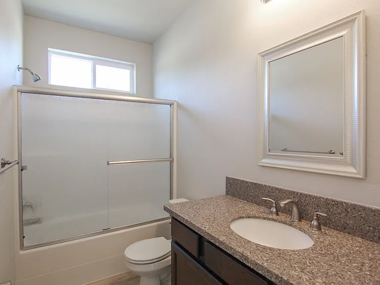 1392 Bonhurst Dr — Photo 4