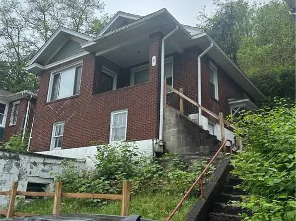 5 Sprague Ave, North Versailles, PA 15137