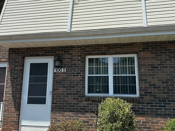 100 Harvest Hill #B, Wallingford, CT 06492