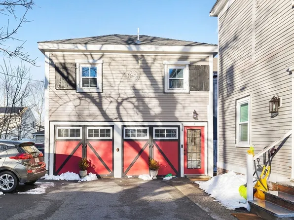 104 Bridge St APT 5, Salem, MA 01970