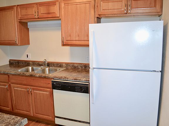 4th image of 7523 Brunswick Ave N