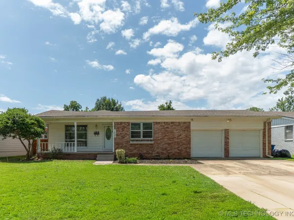 1632 E 55th Pl, Tulsa, OK 74105