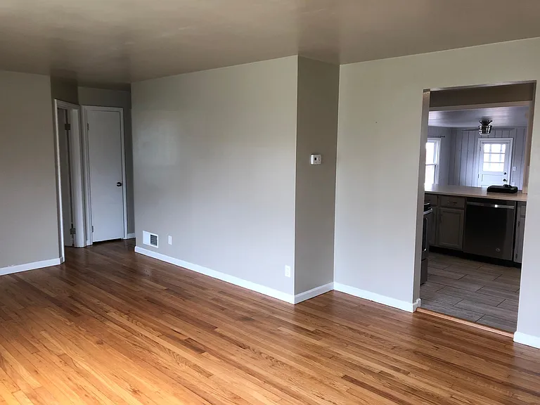 903 Kingsley Ave — Photo 5