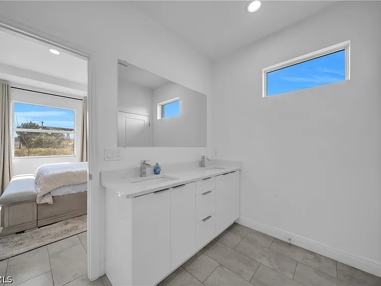 1064 Calumet Rd — Photo 32