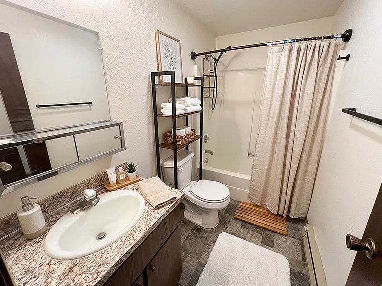 85 NW Terre View Dr #1 — Photo 6