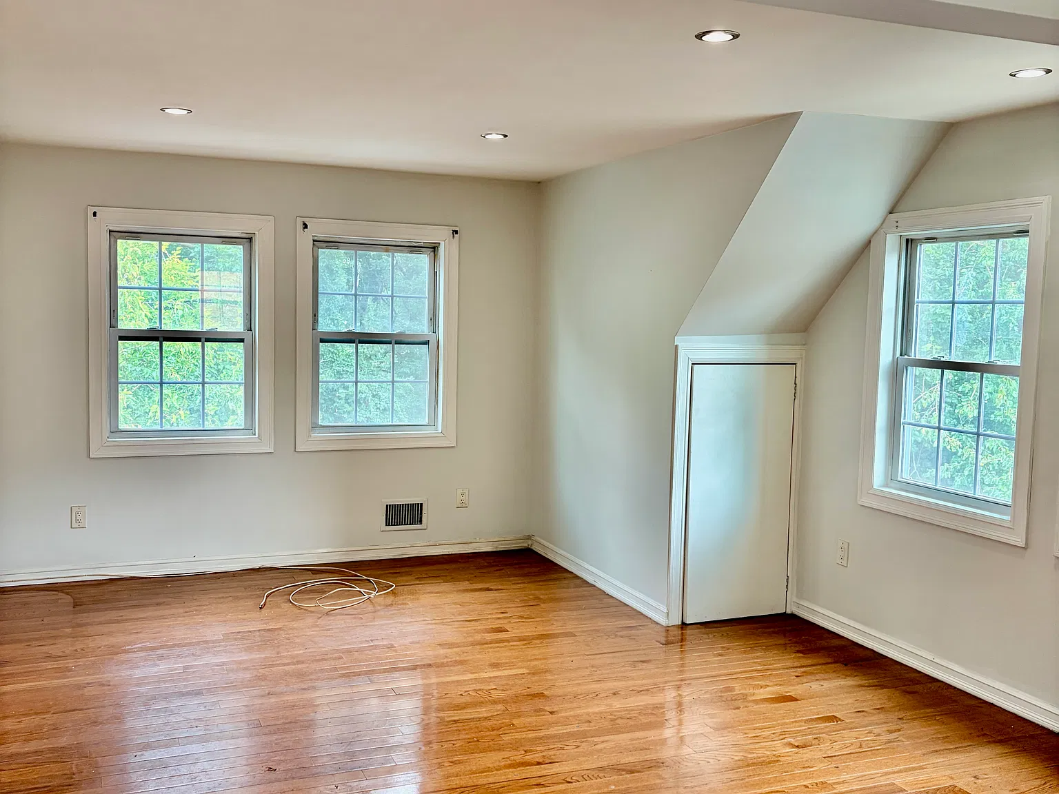 1 bed, $2,734 — Photo 4