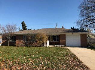 1035 Maple Dr, Greenfield, IN 46140