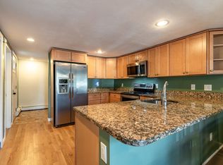 2 Senee Ct UNIT 2, Amesbury, MA 01913