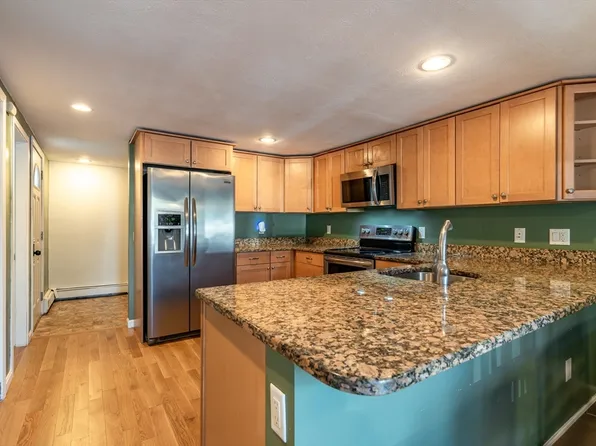 2 Senee Ct Unit 2, Amesbury, MA 01913