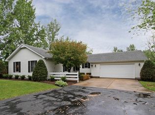 42W610 Kiwi Ct, Hampshire, IL 60140