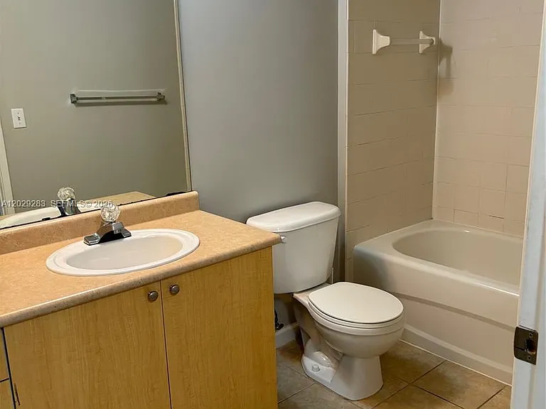 1919 Van Buren St #308A — Photo 13