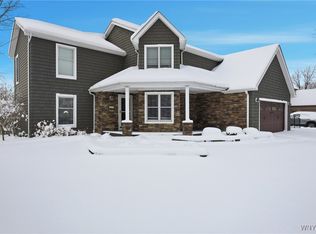 720 Raymond Dr, Lewiston, NY 14092