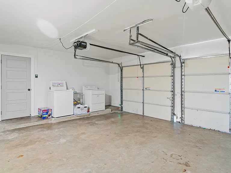 6701 Woodhue Dr — Photo 29