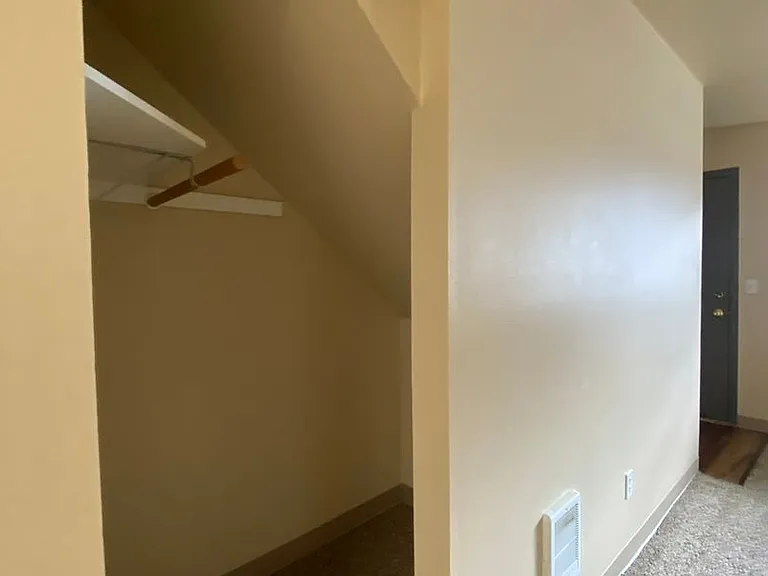 Hummingbird Court — Photo 20