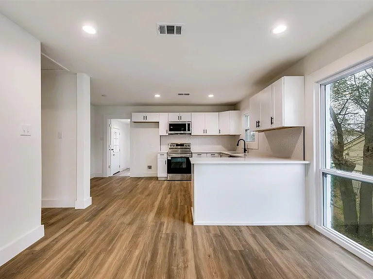 1411 Arborvitae Ave — Photo 3