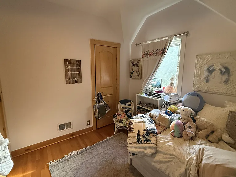 2237 Meade St — Photo 17