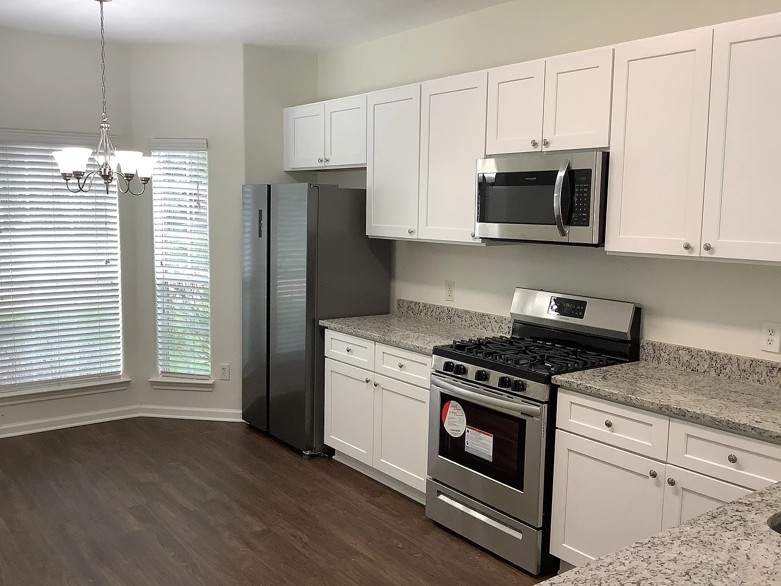 4 bed, 2.5 bath, 2409 sqft, $2,295 — Photo 2
